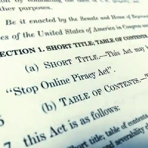 Capa do livro: SOPA (“Stop Online Piracy Act”) – Comentários e Reflexões - Ler Online pdf